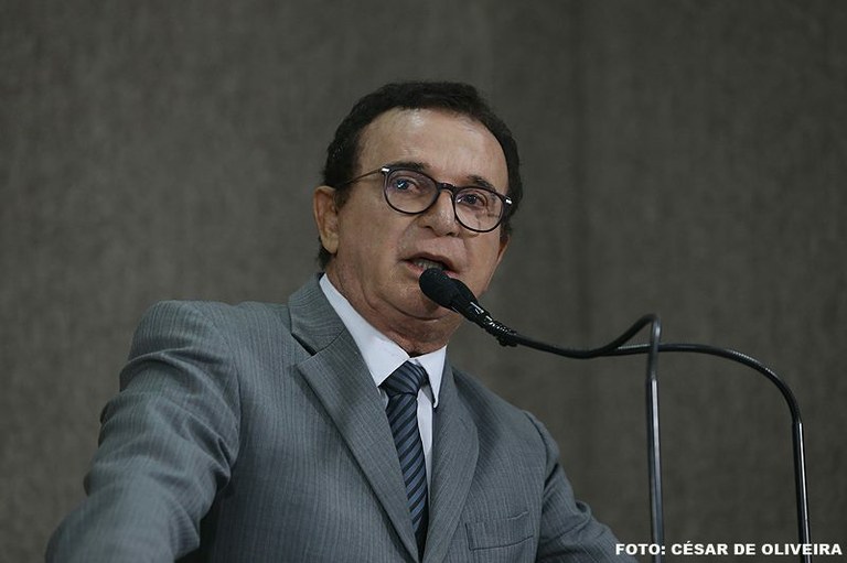 Dr. Gonzaga comemora conquista de obra para Areia Branca