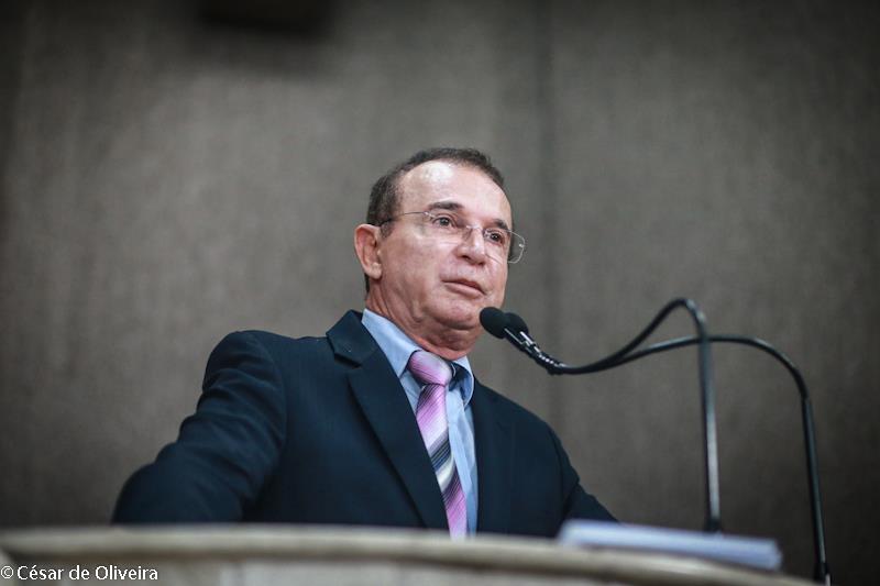 Dr. Gonzaga destaca projeto do ex-governador Albano Franco para fundo de previdência do estado de Sergipe