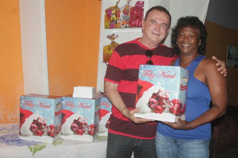 Dr. Gonzaga distribui cestas básicas nas Zonas Norte e de Expansão