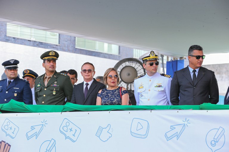 Dr. Gonzaga e Zezinho do Bugio acompanham Desfile Cívico da Rua Bahia