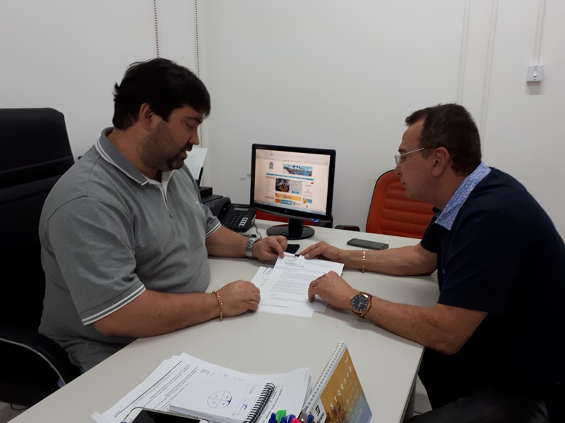 Dr. Gonzaga leva reclamação de comerciantes para Emsurb