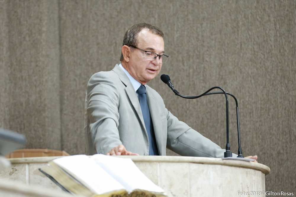 Dr. Gonzaga parabeniza  empresário Juliano Fasouto