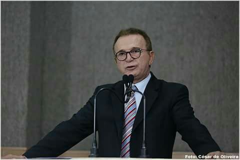 Dr. Gonzaga parabeniza Indústria de Sergipe