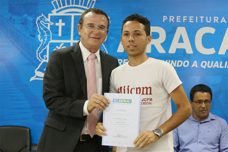 Dr. Gonzaga prestigia assinatura de termos de cooperação na Prefeitura