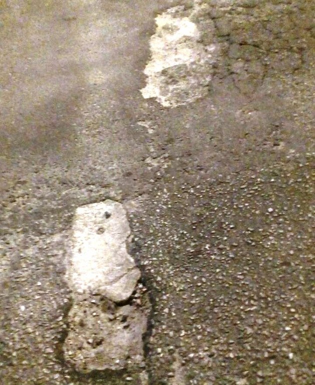 Dr. Gonzaga reclama da quantidade de buracos na cidade