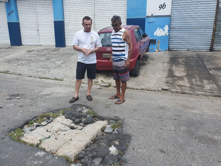 Dr. Gonzaga solicita melhorias para o Bairro Industrial