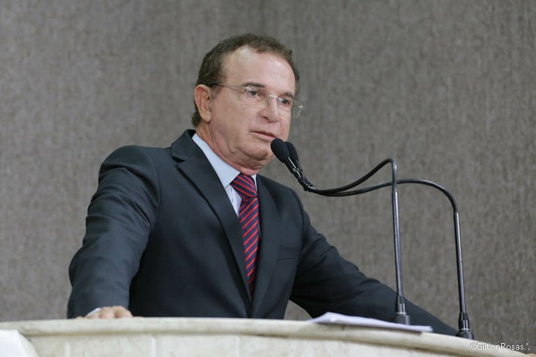 Dr. Gonzaga volta a criticar atraso dos correios