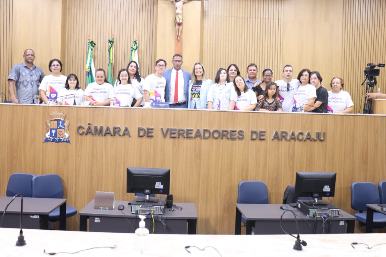 "É uma honra trazer para esta Casa uma pauta tão valiosa ", afirma Byron em Sessão Especial