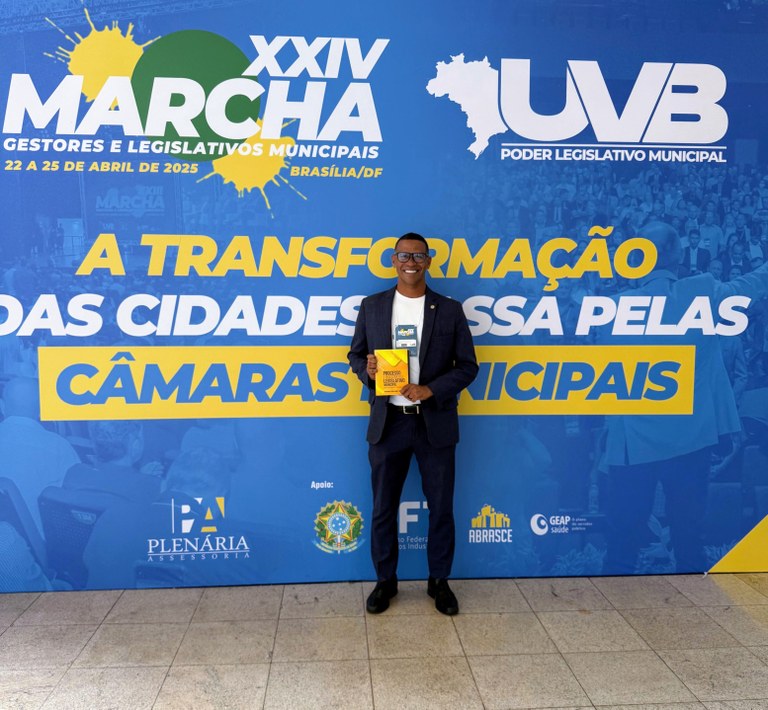 "É uma troca enriquecedora, que traz para política temas atuais e essenciais", declara Sargento Byron na Marcha Gestores e Legislativos 