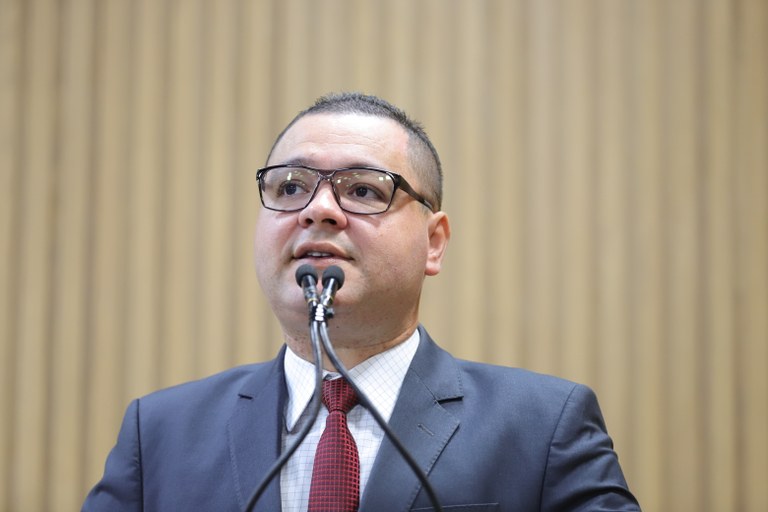 Eduardo Lima comemora Lei que torna crime hediondo homicídio contra crianças no Brasil