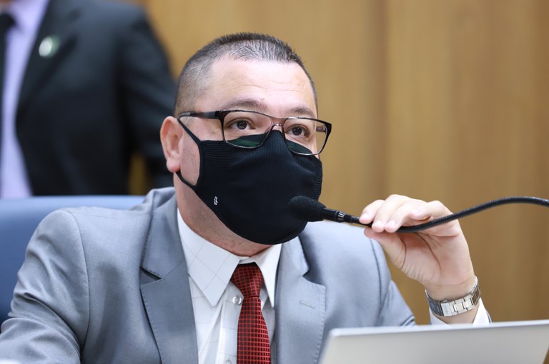 Eduardo Lima: Dia do Obreiro Universal aprovado nem primeira discussão