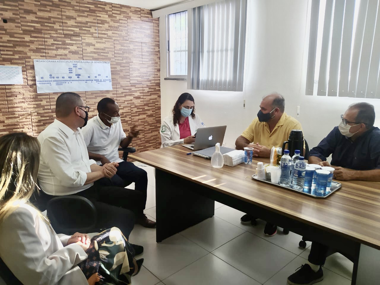 Eduardo Lima enquanto membro da Comissão de Saúde da CMA, participa de reunião com diretoria da AAB