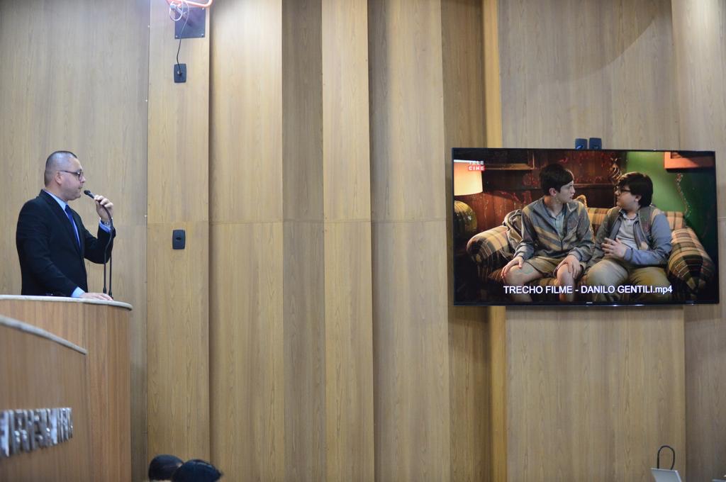 Eduardo Lima manisfesta indignação ao filme "Como se Tornar o Pior Aluno da Escola"