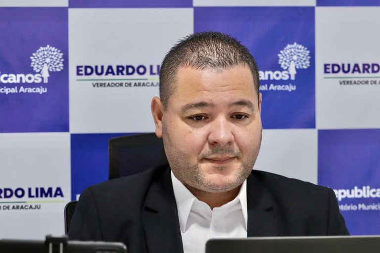 Eduardo Lima parabeniza profissionais de saúde pelo empenho no avanço da vacinação contra a covid-19