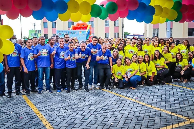 Eduardo Lima participa de evento do Dia das Crianças para família de detentos