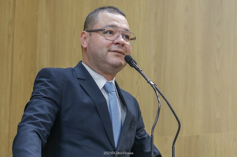 Eduardo Lima repudia afirmações de intolerância religiosa contra as igrejas feita por Iza Moura