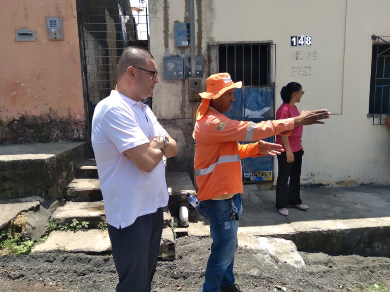 Eduardo Lima visita bairros Industrial e América para acompanhar obras da Prefeitura