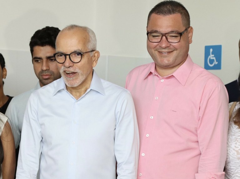 Eduardo Lima visita instalações da Maternidade do 17 de Março