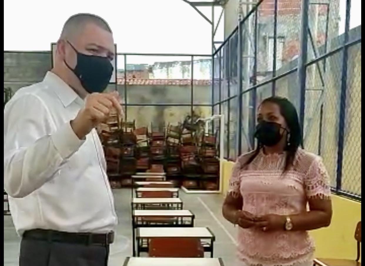 Eduardo Lima visitou EMEF José Conrado de Araújo