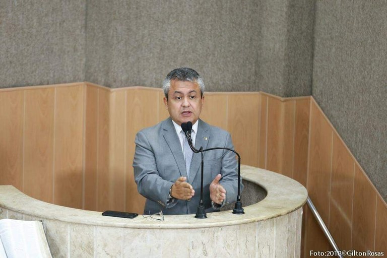 Elber afirma que a saúde de Aracaju está um caos