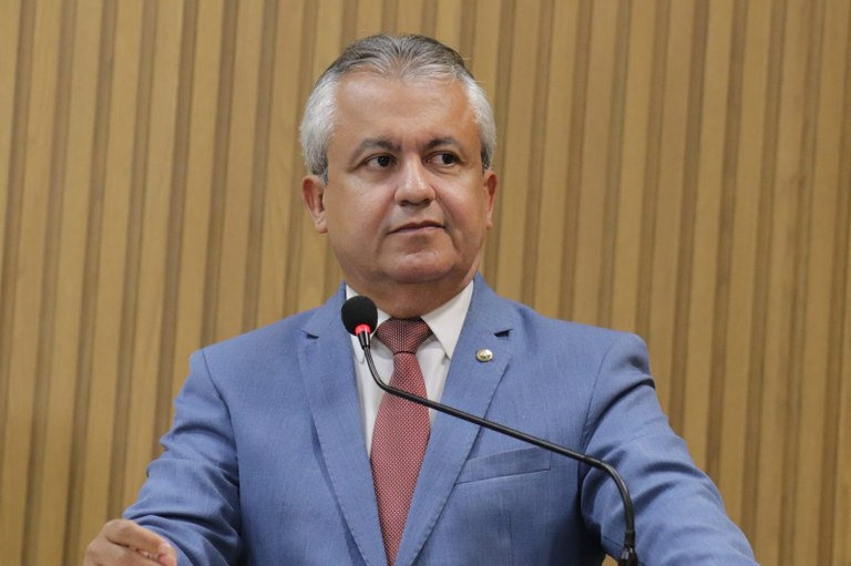 Elber alerta novamente sobre privatização da administração dos mercados de Aracaju