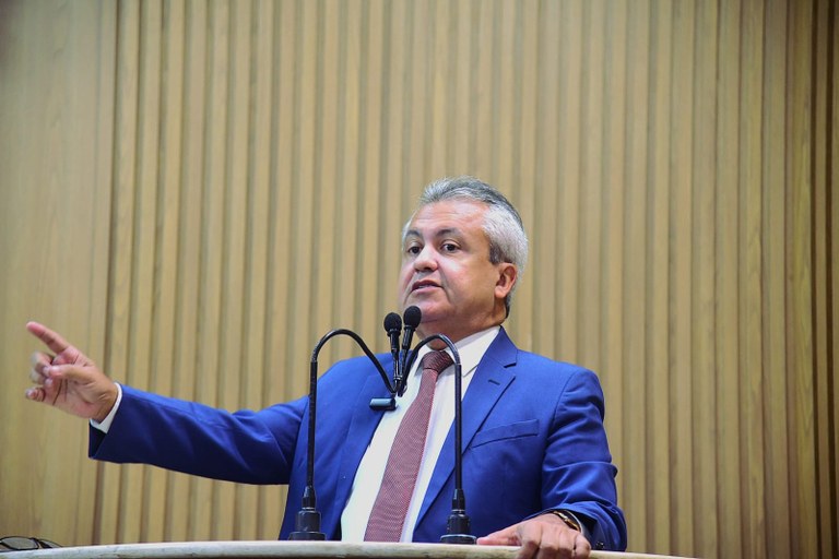 Elber apresenta moção de  apelo para tarifa zero nos novos ônibus elétricos 