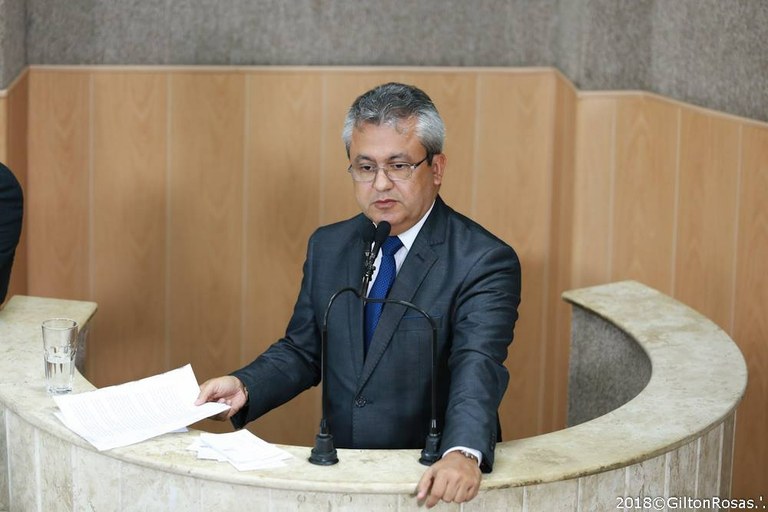 Elber apresenta moção de aplauso ao novo presidente da OAB/SE