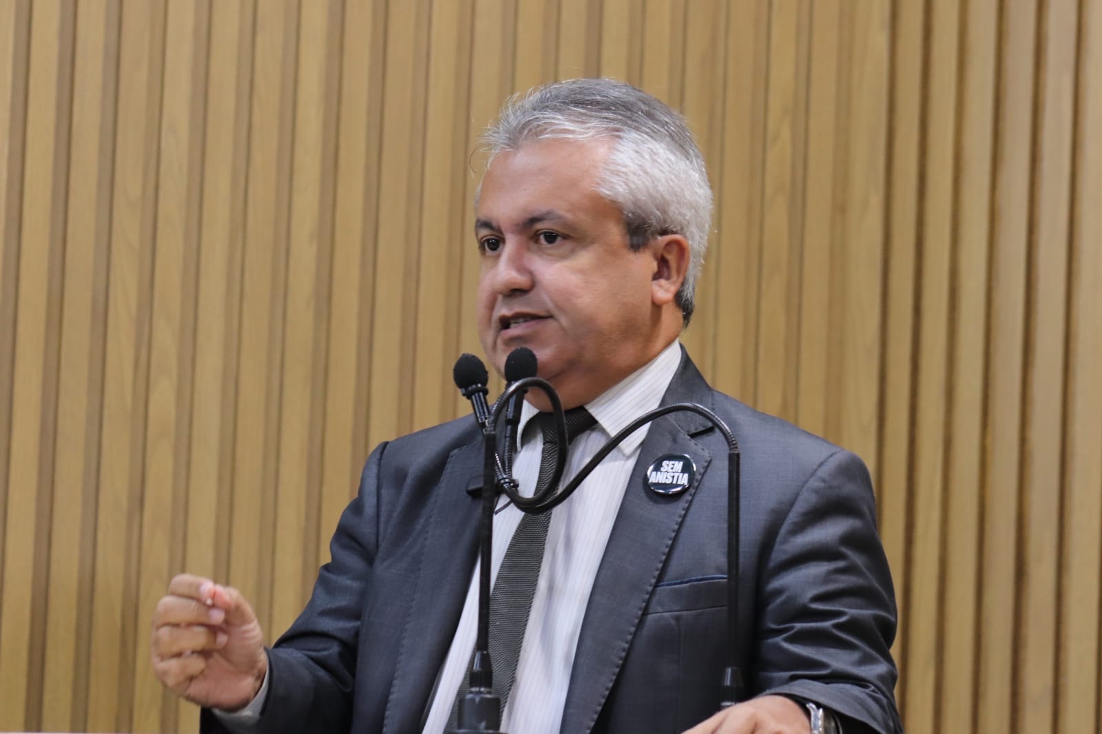 Elber avalia saúde municipal nos 100 dias de gestão de Emília Corrêa