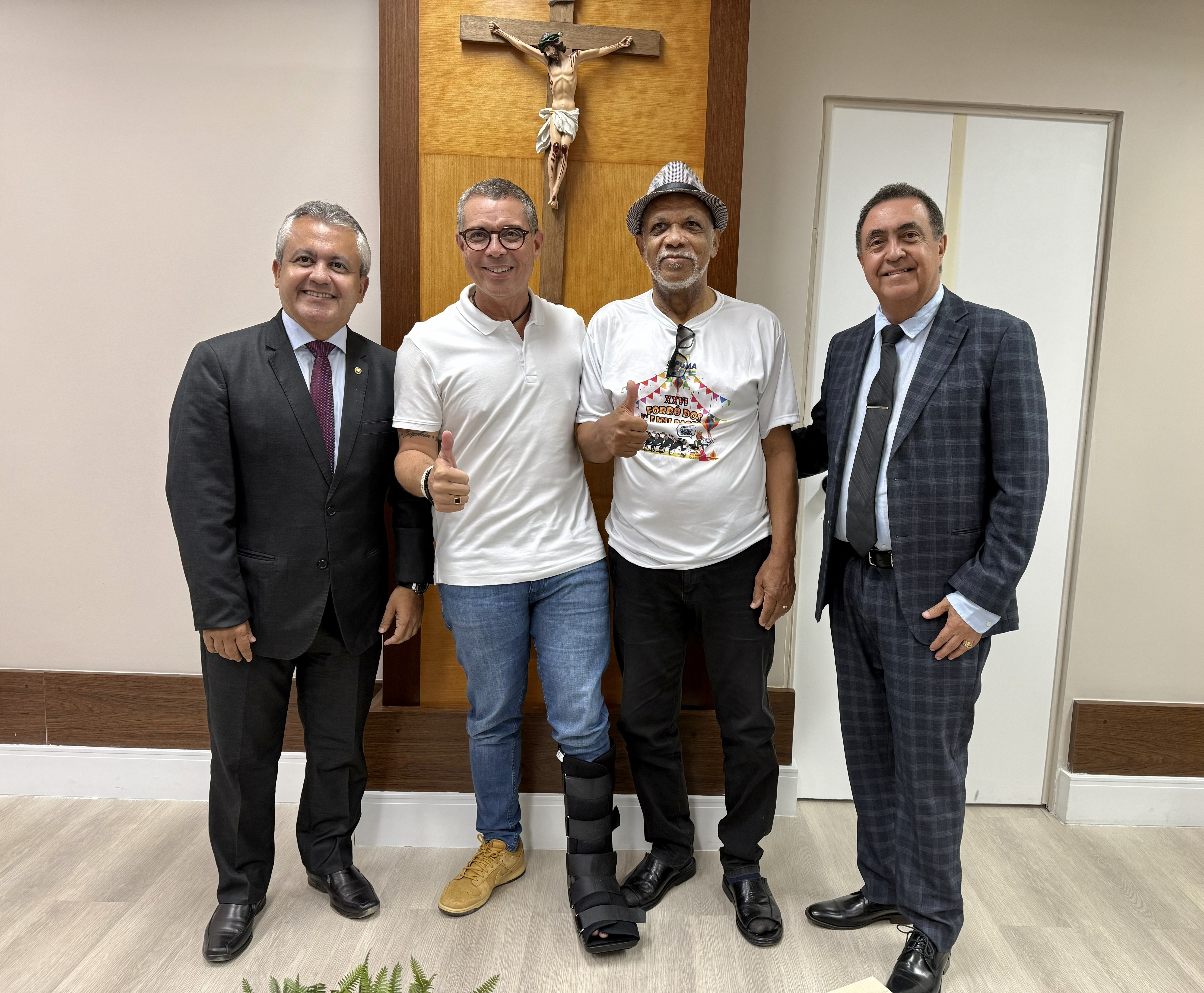 Elber Batalha intermedia reunião entre Governo do Estado e Sepuma para buscar solução sobre impasse do Ipesaúde 