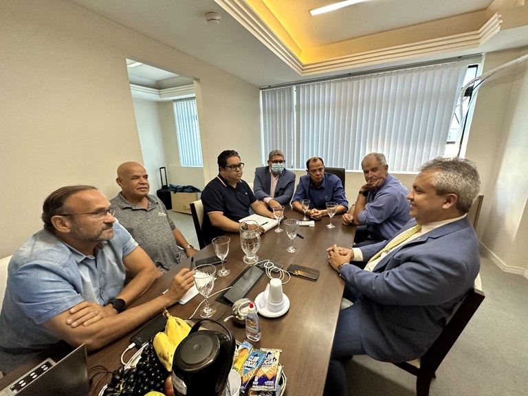 Elber Batalha se reúne com Saese e Coopanest