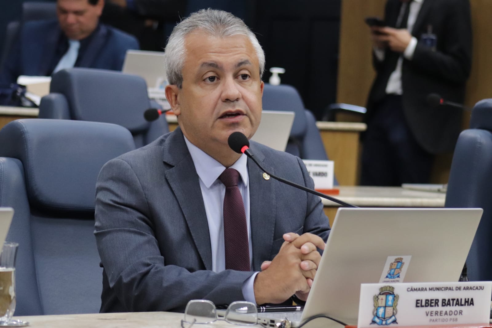 Elber celebra Dia da Defensoria Pública no Brasil e reforça papel da categoria na cidadania