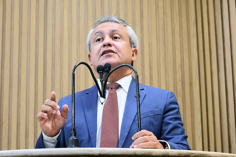 Elber celebra entrega do Hospital do Câncer e se emociona ao lembrar Marcelo Déda 