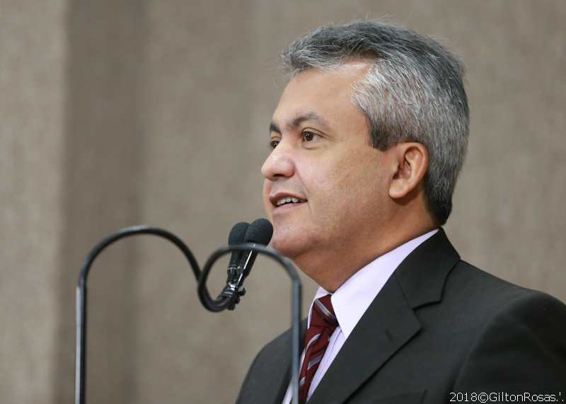 Elber classifica como ‘tragédias’ as administrações da saúde de Sergipe e Aracaju