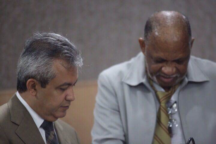  Elber cobra que Edvaldo pague o reajuste aos servidores de Aracaju