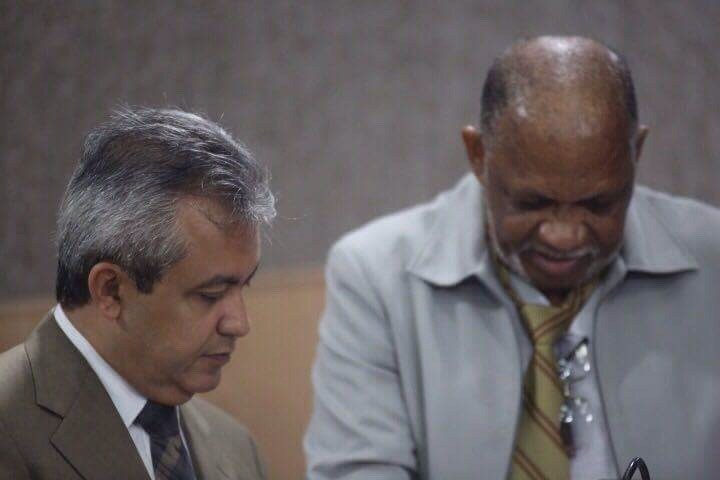  Elber cobra que Edvaldo pague o reajuste aos servidores de Aracaju