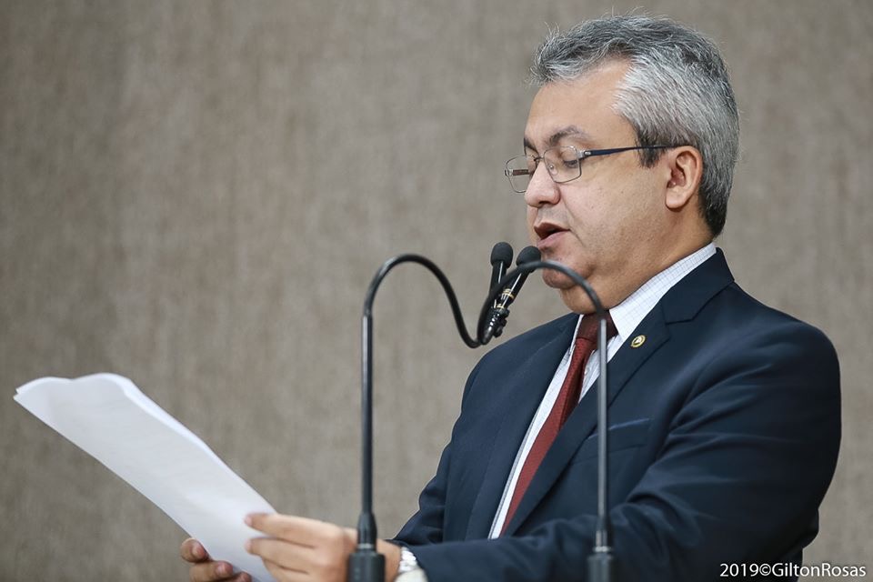 Elber comemora aprovação do Projeto da Lei das Fachadas