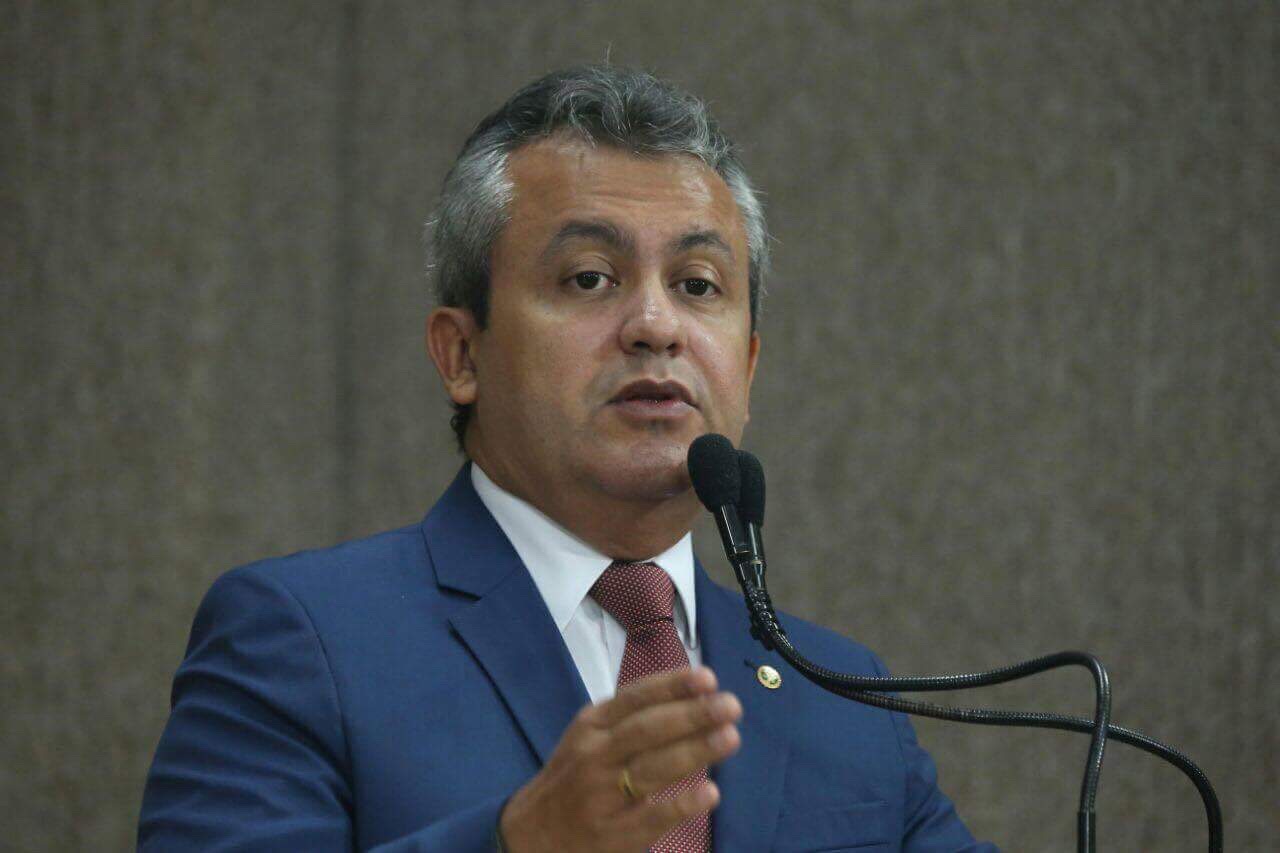 Elber critica que Edvaldo queria dar o FPM como garantia de empréstimo