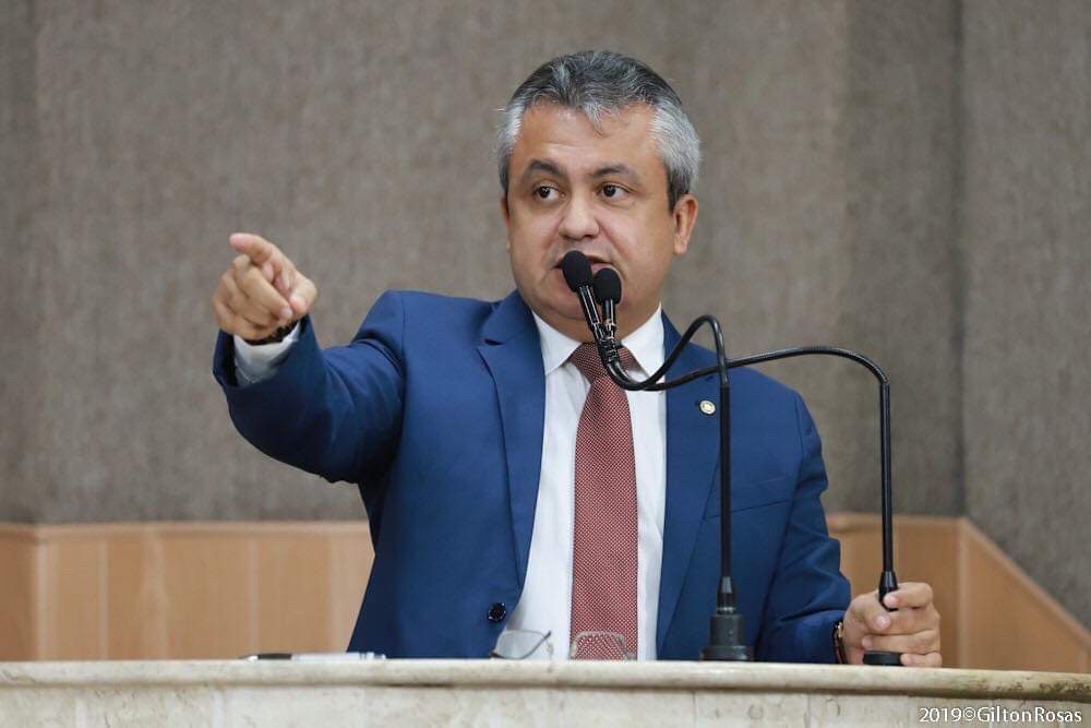 Elber denuncia caos no Posto de Saúde do Mosqueiro