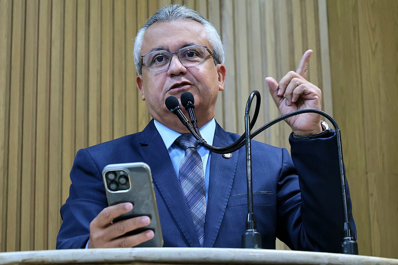 Elber destaca importância do Novembro Azul e celebra realização da biópsia de próstata em Aracaju