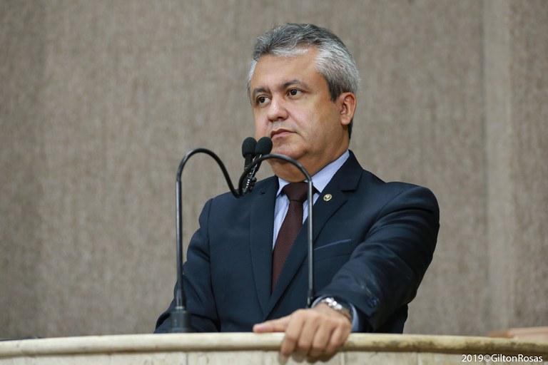 Elber disse que relatório para queixa-crime contra a Secretaria Municipal de Saúde está em fase de conclusão