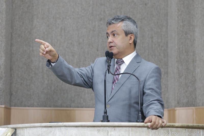 Elber diz que Edvaldo faz manobras para extinguir ação do IPTU