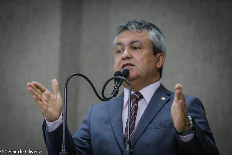 Elber diz que LDO não vai cobrir despesas básicas para os aracajuanos