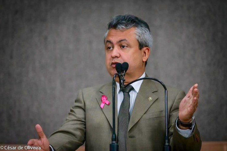 Elber manda recado: “Nós vamos tornar a vida de Edvaldo Nogueira insuportável até ele pagar o que deve aos forrozeiros”