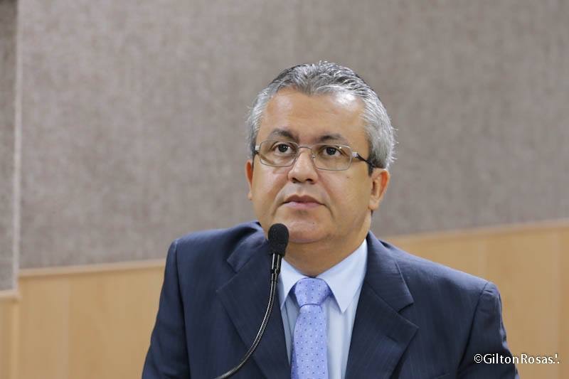 Elber se coloca contra a privatização da Deso