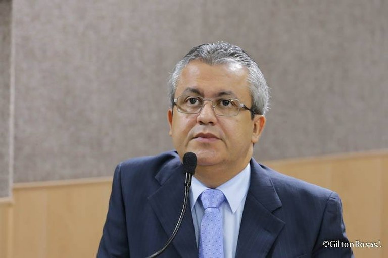 Elber se coloca contra a privatização da Deso