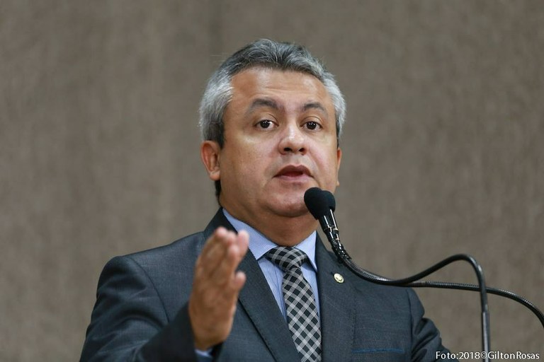 Elber sugere implantação de bueiros inteligentes em Aracaju