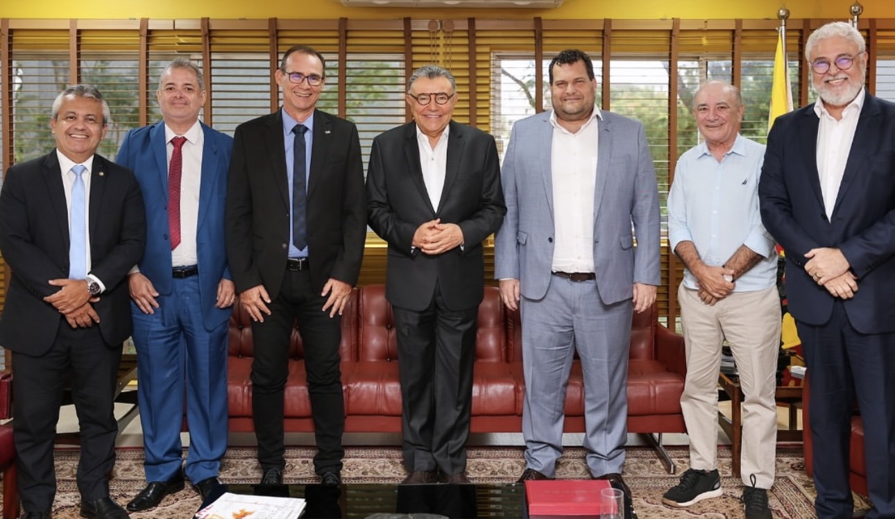 Em Brasília, Elber Batalha se reúne com direção nacional do PSB   