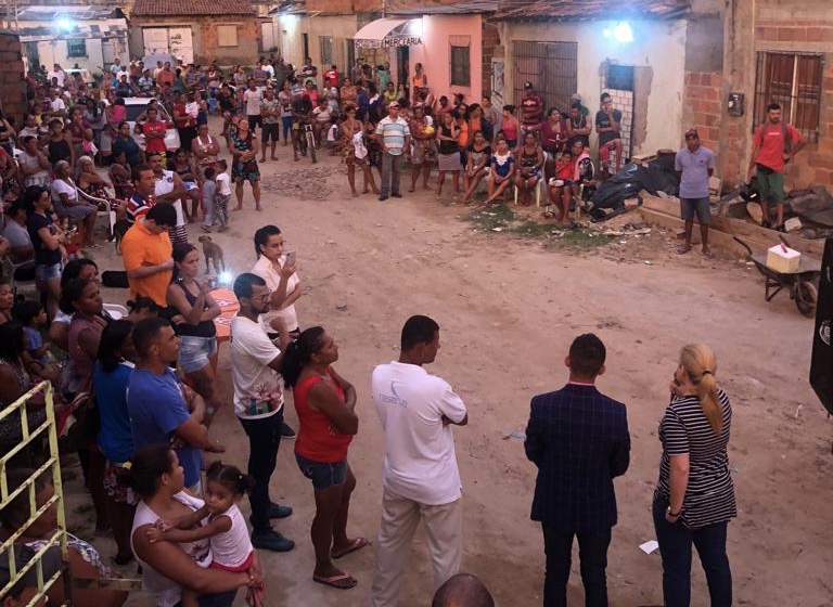 Em nova visita, Palhaço Soneca e Maísa Mitidieri levam esperança aos moradores do Nova Liberdade 3