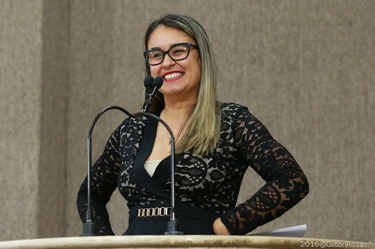 Emenda de Kitty Lima regulariza o transporte de animais domésticos no transporte público de Aracaju