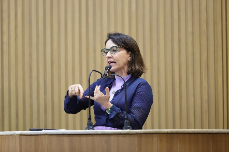 Emília: Aracaju poderia ser cidade modelo, mas tem sido exemplo a não ser seguido